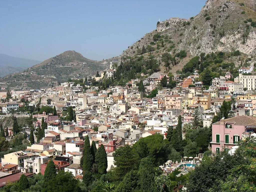 I Colori Del Sole Bed & Breakfast Fiumefreddo di Sicilia 2*,